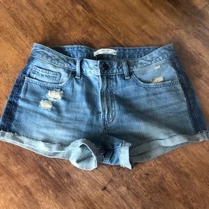 Abercrombie and Fitch distressed shorts size 6 NWT